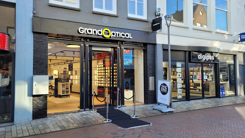GrandOptical Goes